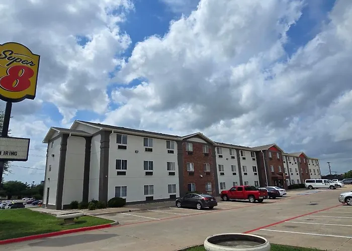 Super 8 By Wyndham Irving Dfw Airport/South