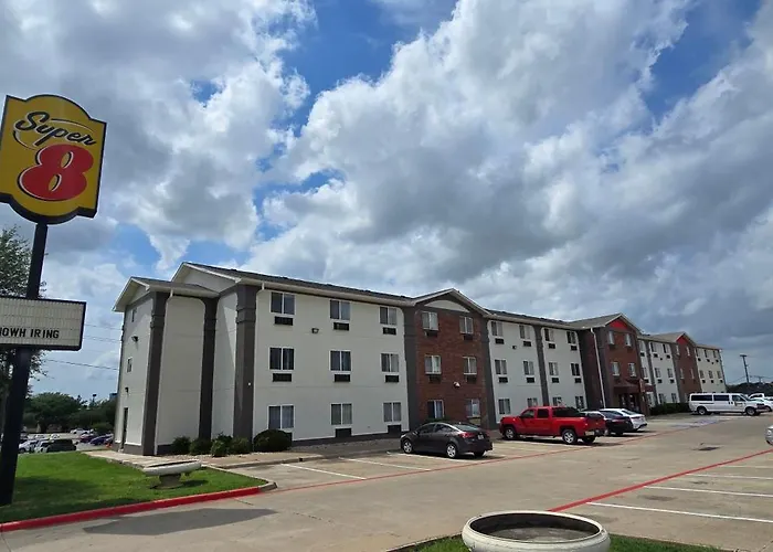 Super 8 By Wyndham Irving Dfw Airport/South