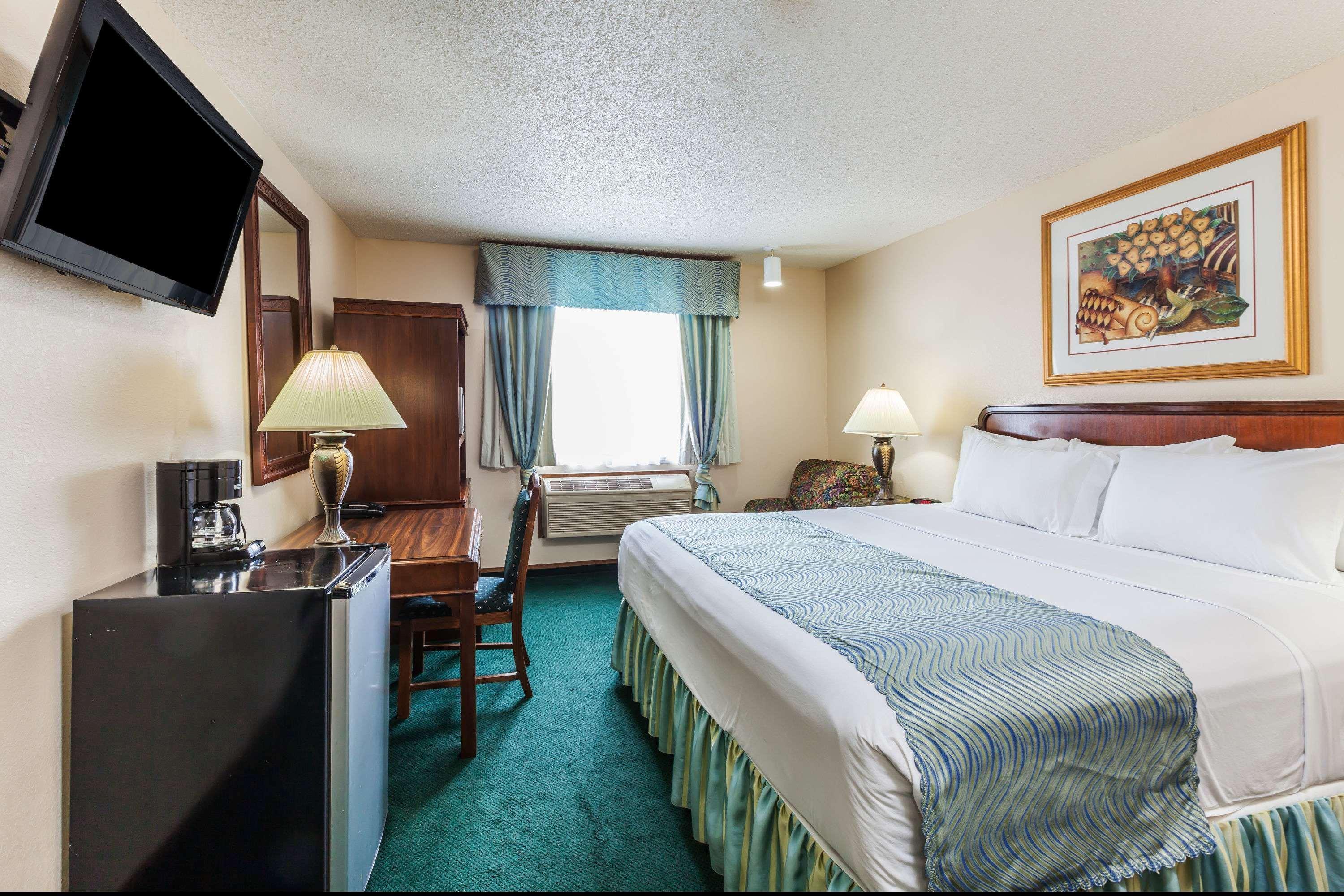 Hotel Super 8 By Wyndham Dfw Airport/south