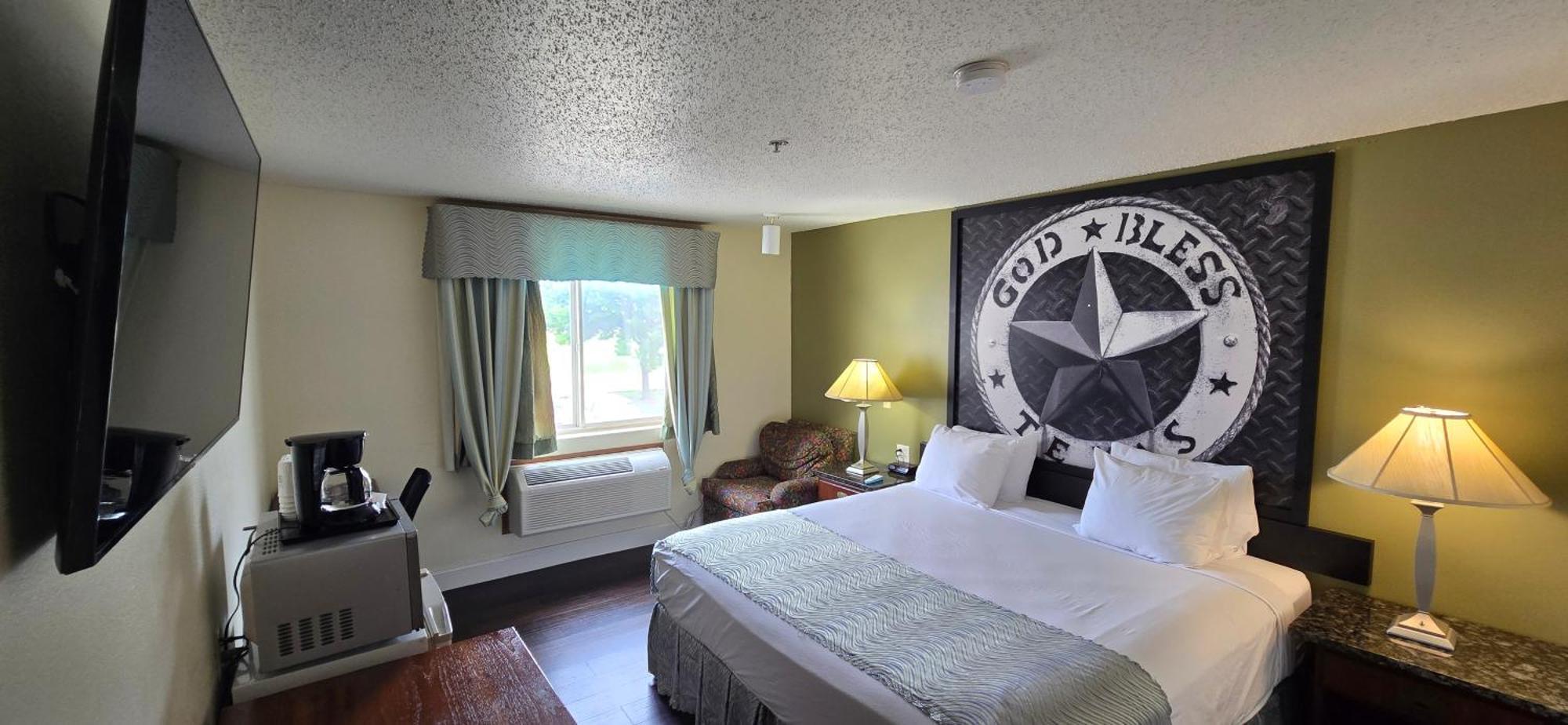 Super 8 By Wyndham Dfw Airport/south 2*