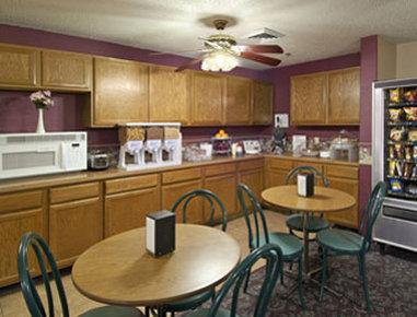 Hotel Super 8 By Wyndham Dfw Airport/south