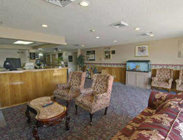 Super 8 By Wyndham Dfw Airport/south Hotel 2*