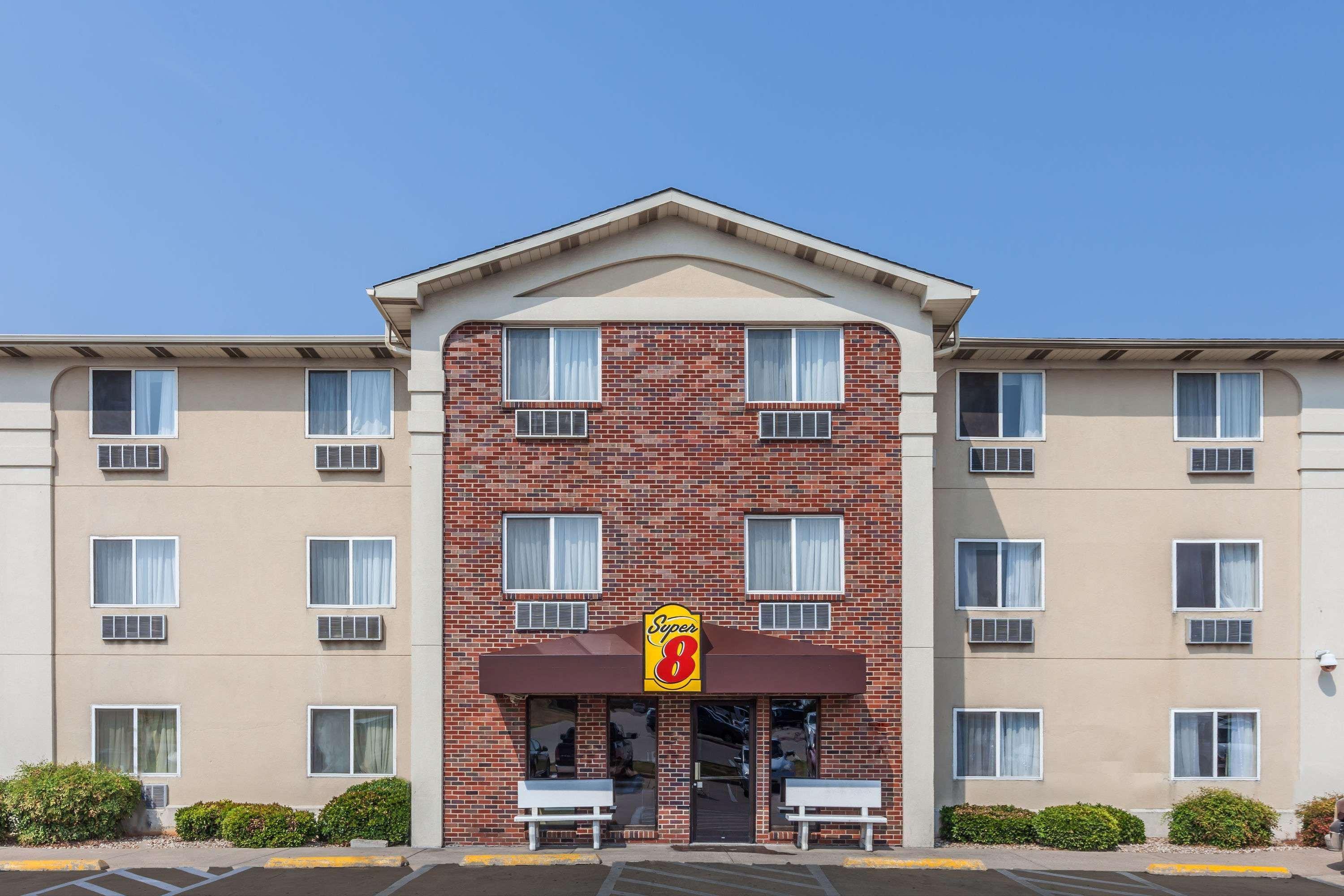 Hotel Super 8 By Wyndham Dfw Airport/south Irving