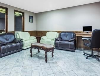 Super 8 By Wyndham Dfw Airport/south Irving